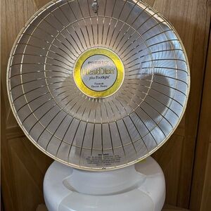 Presto HeatDish Parabolic Electric Heater plus Footlight